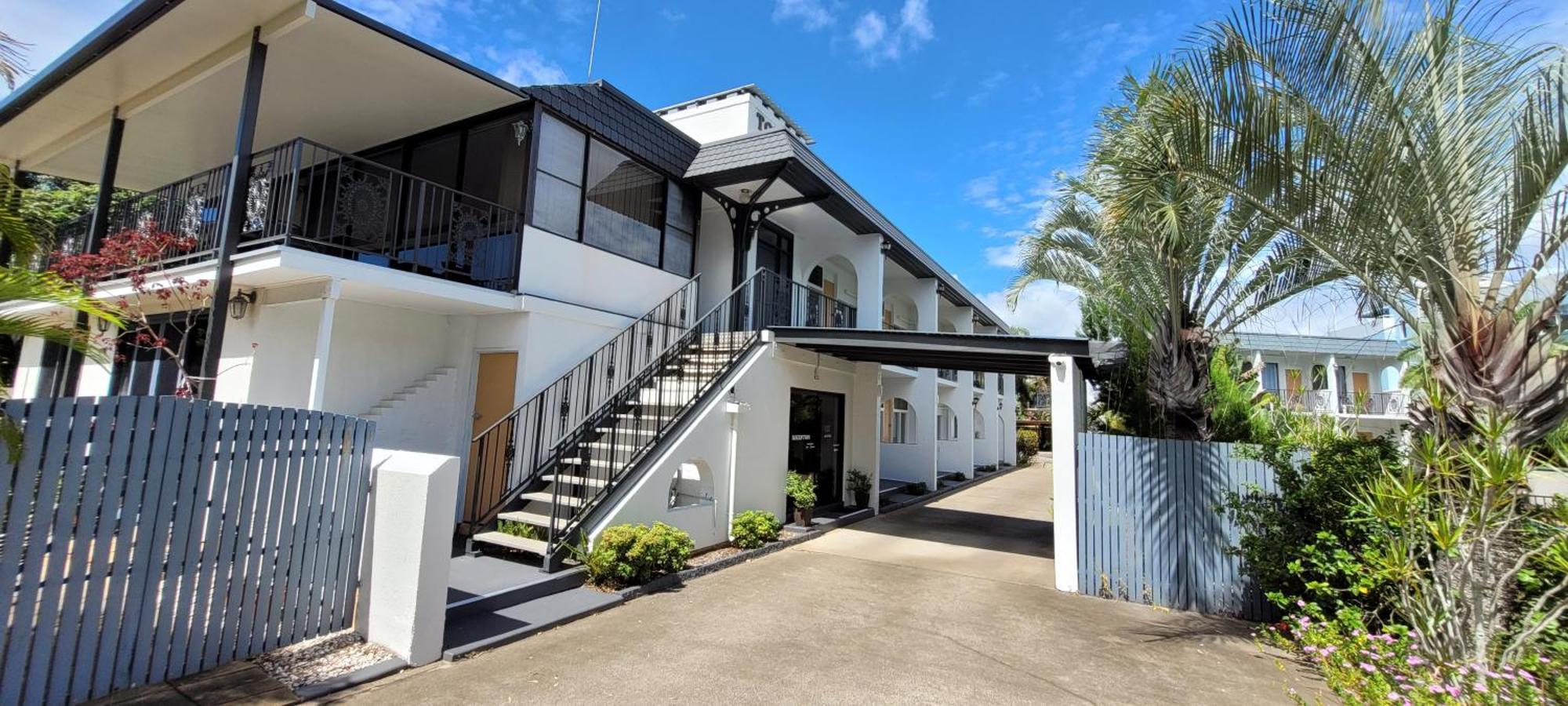 Tower Court Motel - Adults Only Haven Hervey Bay Exterior foto